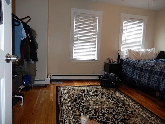 3rd image of 31 W Eagle St #3B