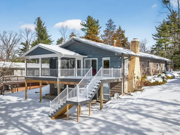 163 Pine Hill Lake Dr, Horton, MI 49246