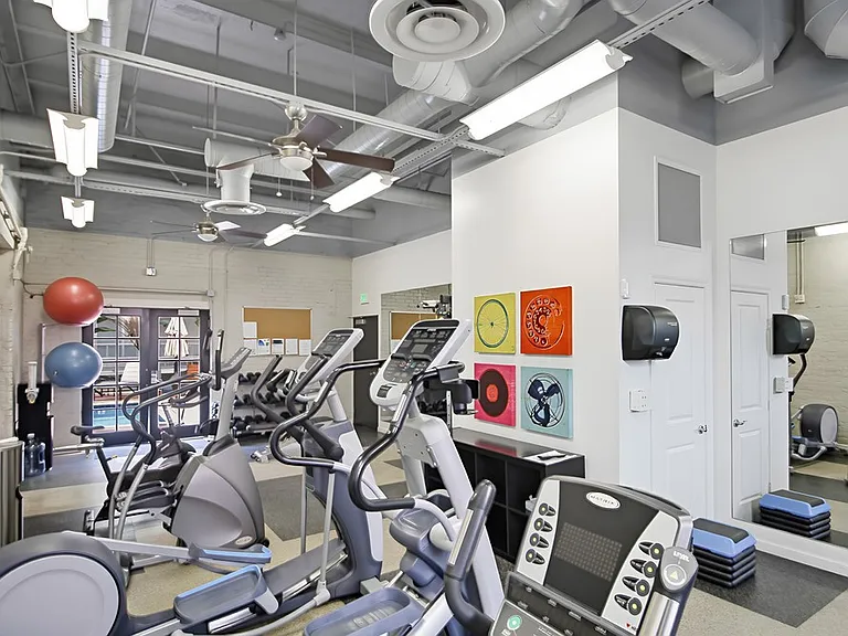 1431 Pac Hwy #415 — Photo 46