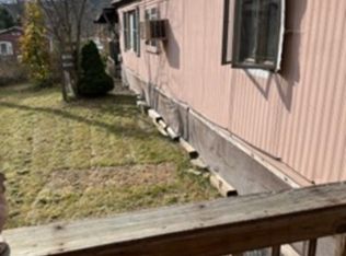 7 Berry Rd, North Springfield, VT 05150