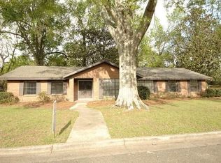 919 Meadowood Rd, Columbia, MS 39429