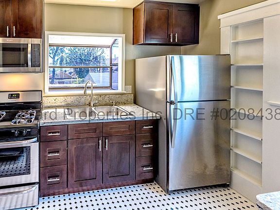 2nd image of 3034 E Vista St #3034