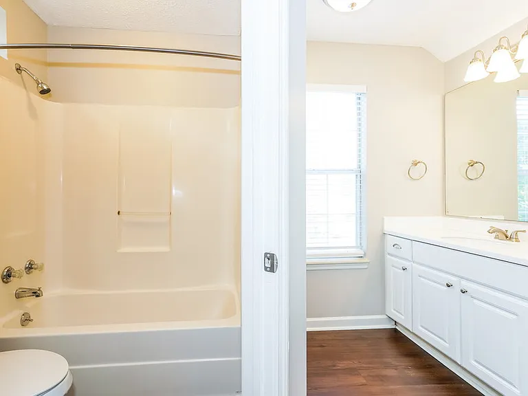 1502 Cedardale Rd — Photo 16