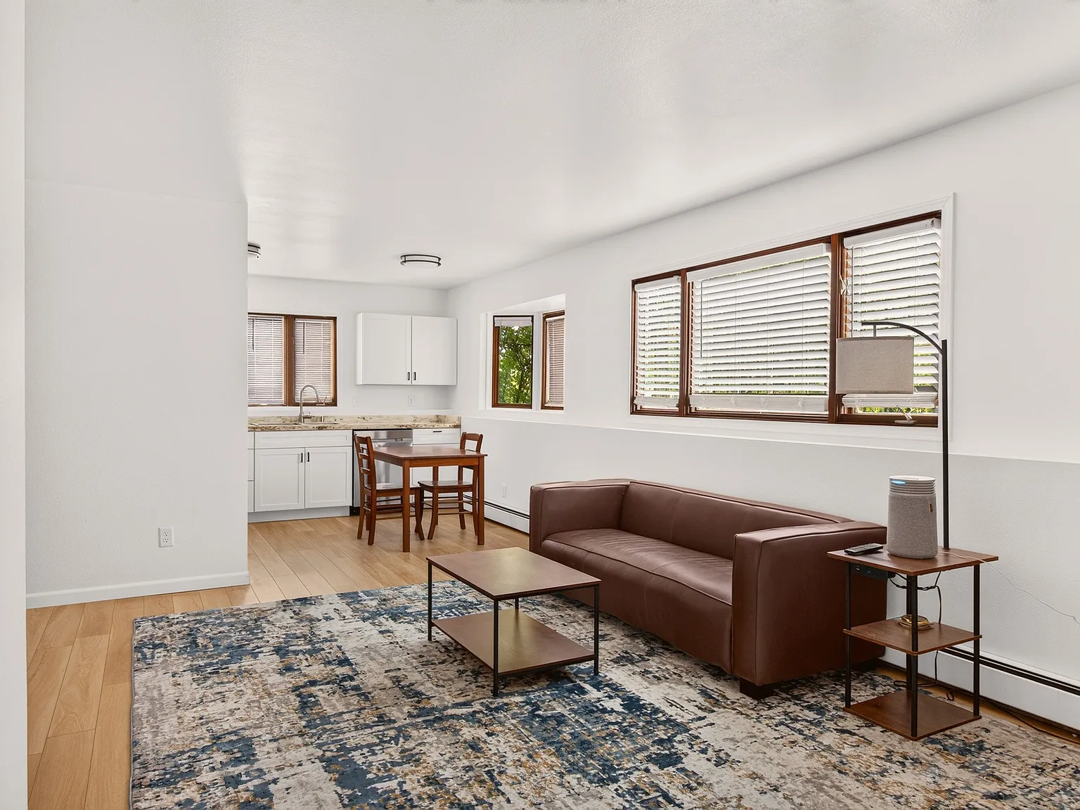 2 bed, 1000 sqft, $1,950 — Photo 2
