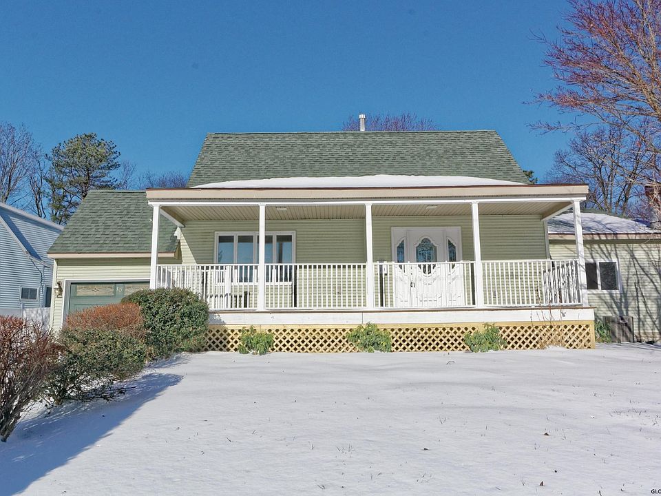 1st image of 10 Sharon Dr