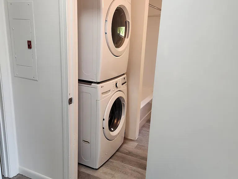 430 Grandview Ave #14 — Photo 6