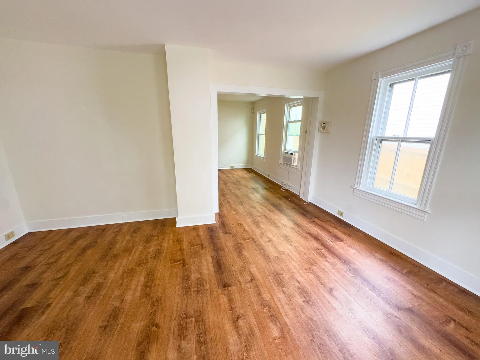 3 bed, 1.5 bath, 1152 sqft, $2,195 — Photo 4