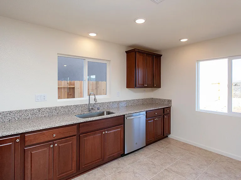 8904 Coyote Bluff Dr — Photo 10