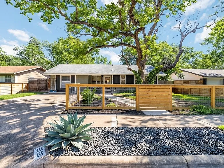 5126 Meadow Creek Dr — Photo 1