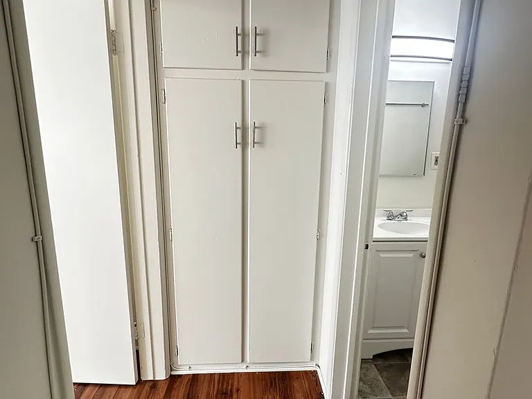 1049 Allen Ave #AVE;-1051 — Photo 5