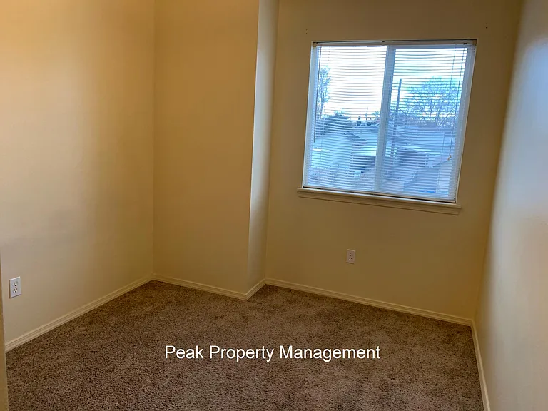 106 Hunter Ct #101 — Photo 11