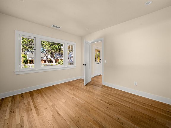 5th image of 1617 San Andres St