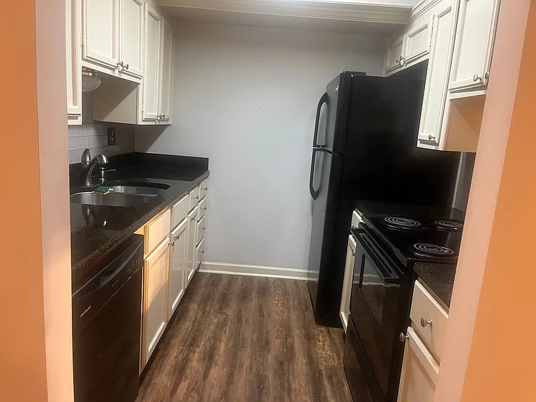 15931A Woodlawn Acres Ave — Photo 4
