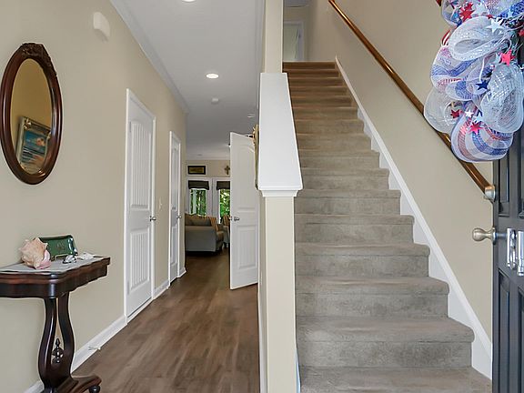 2nd image of 164 Buchanan Cir
