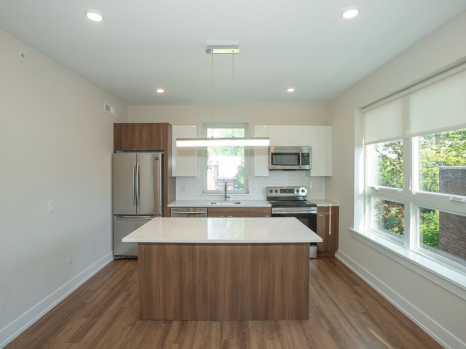1st image of 4534-36 Spruce St #18416666