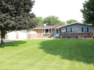 6239 Fern St, Saint Anne, IL 60964