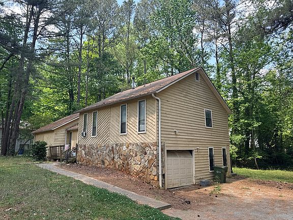 2nd image of 605 Fern Brooks Dr SW