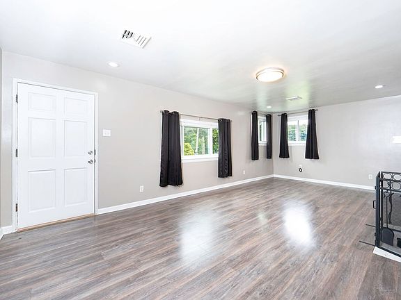 5th image of 2506 Inman Ave