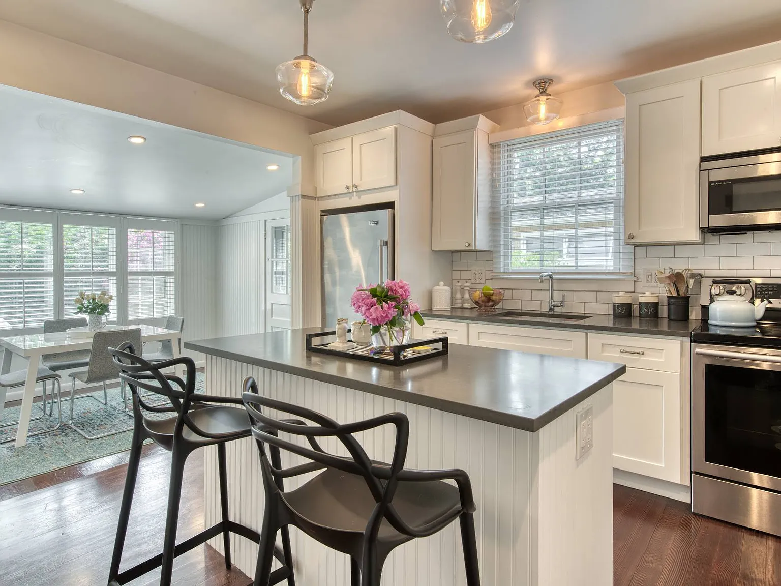 Renovated Sag Harbor Beach Cottage — Photo 3