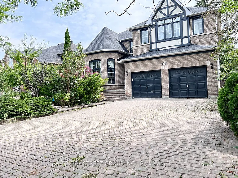 49 Forester Cres — Photo 1