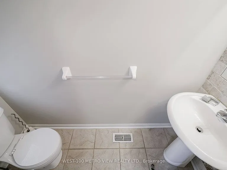 17 Georgian Rd — Photo 8