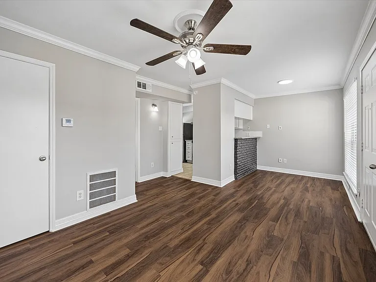 Emerson Street Apartments — Photo 7