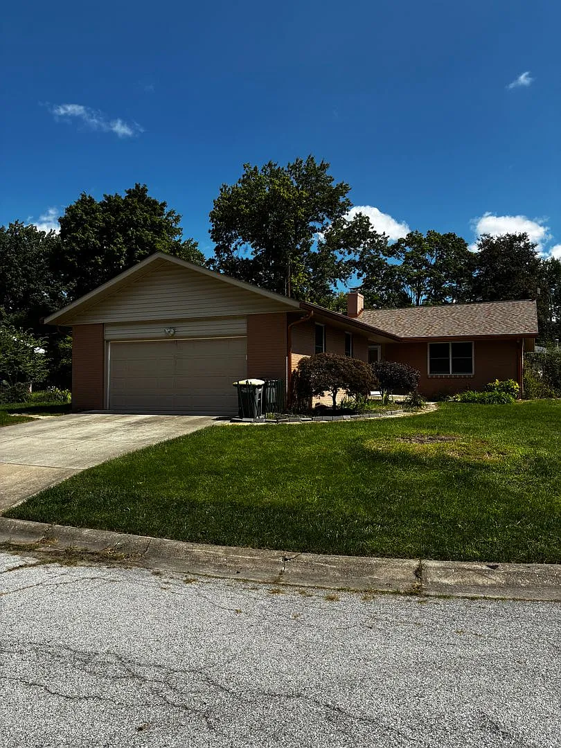 Single Family Home - Walking Distance to WL School — Photo 4