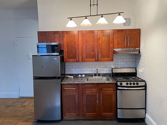 3rd image of 64 E 34th St APT 5A