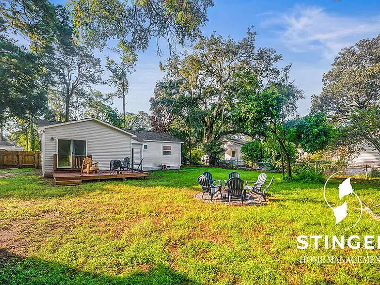907 Belleview Cir W — Photo 30