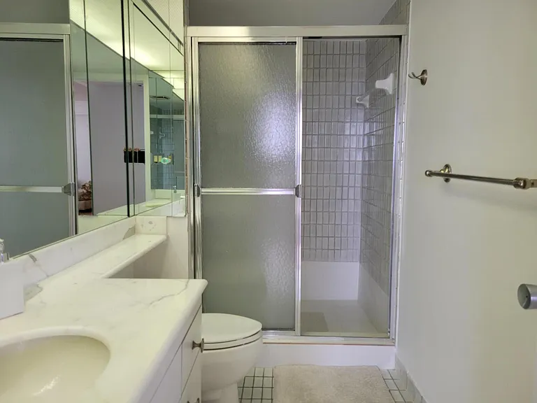19707 Turnberry Way #14D — Photo 16