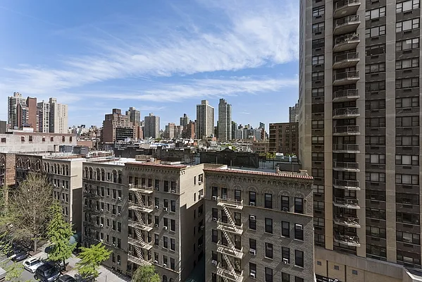 Sold by Nest Seekers International | media 29