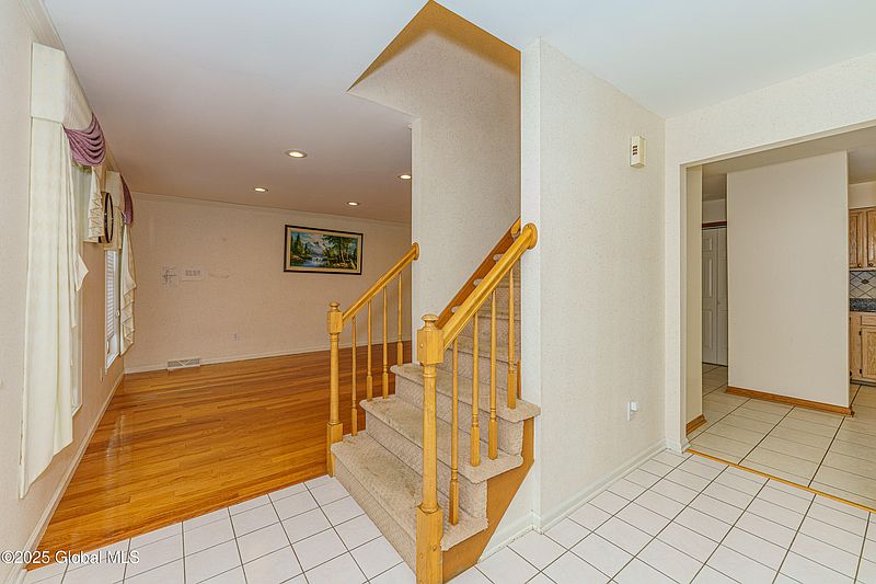 5th image of 23 Marquis Drive