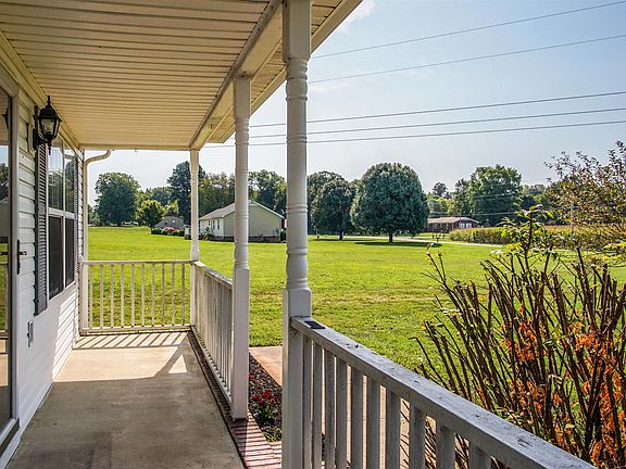 4th image of 2740 Ashwood Rd