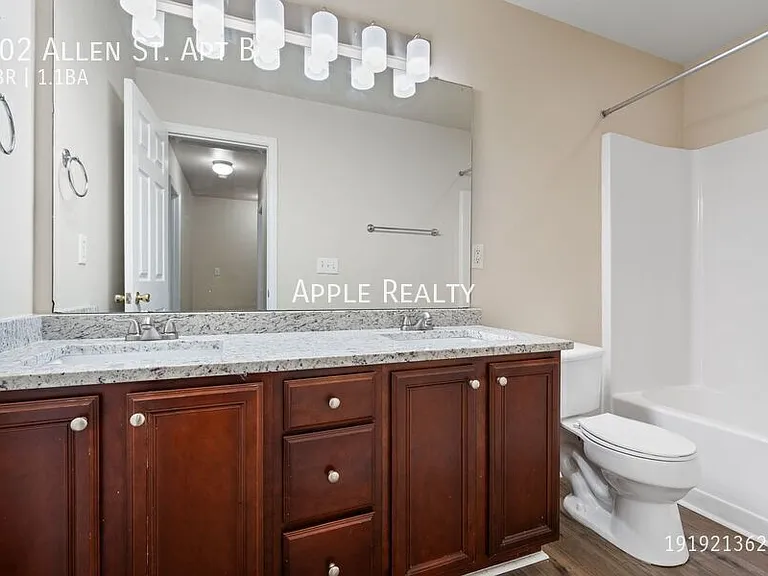 202 Allen St #B — Photo 12