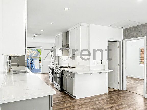 4th image of 914 Alpha St