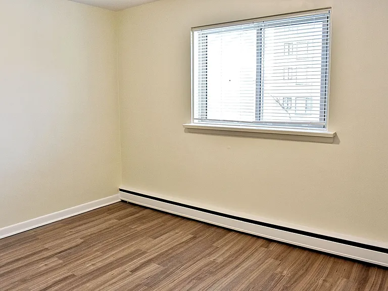 401 Stradbrook Ave — Photo 3