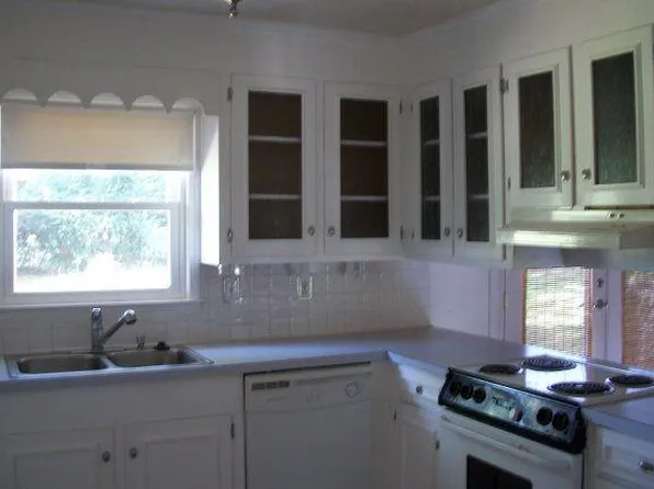 898 Perry Blvd, Sumter, SC 29154