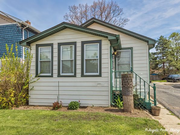 27 S Maple Ave, Waukegan, IL 60085