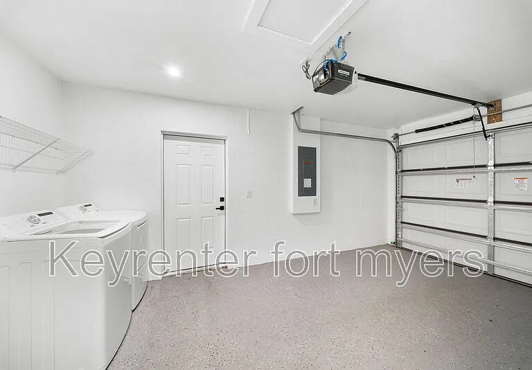 668 Chemstrand St E — Photo 16