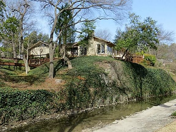 5th image of 7 Shadywood Pl
