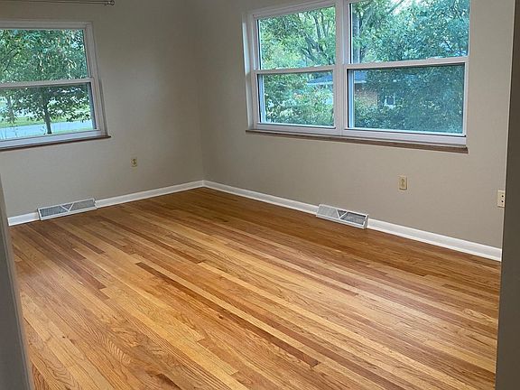 4th image of 3360 Fair Oaks Dr