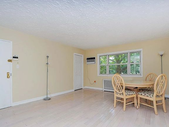 2nd image of 353 Bay 8th St #8