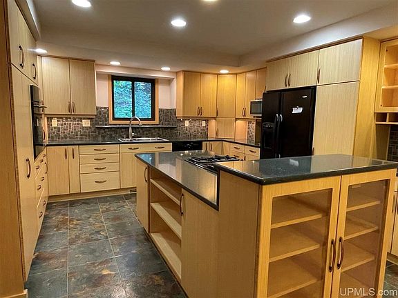 2nd image of 227 Rockwood Dr