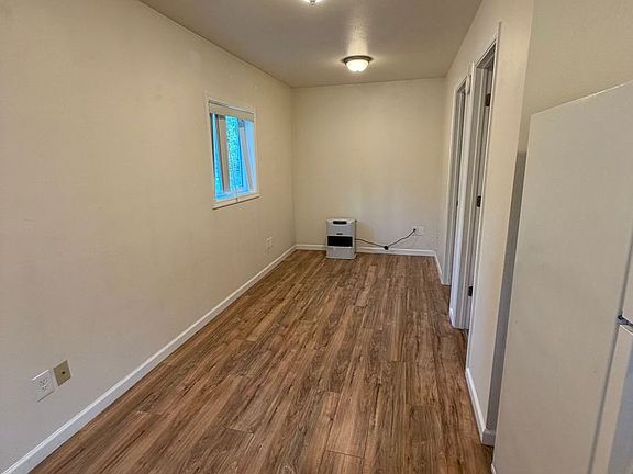3rd image of 3523 Hurst Rd #C