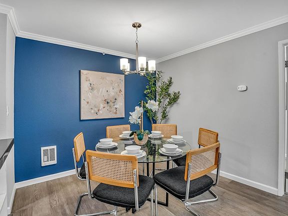 5th image of 302 Philip Dr APT 209