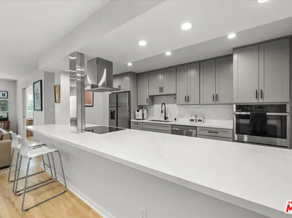 1045 N Kings Rd APT 204, West Hollywood, CA 90069