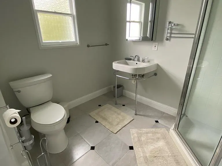 204 Kenyon Ave — Photo 7
