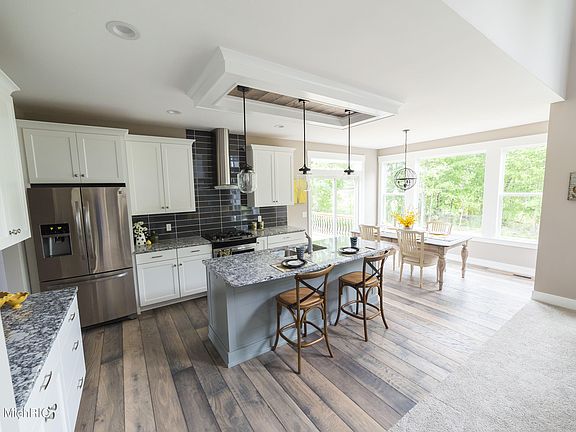 3rd image of 4872 River Ln SE