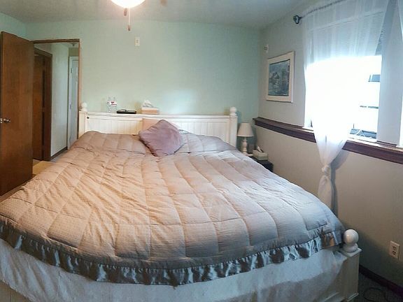 4th image of 122 Woodbridge Pl