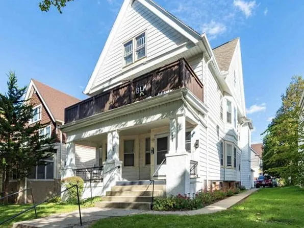 2962 N Cramer St, Milwaukee, WI 53211